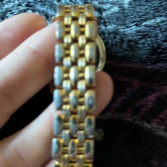 DISNEY MICKEY MOUSE WOMENS WATCH - Picture 10 of 12